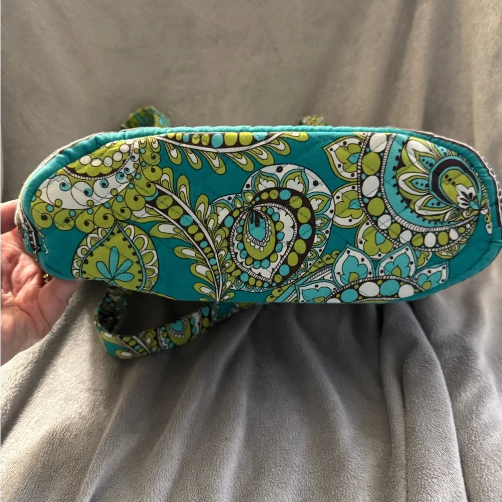 NWOT Vera Bradley Sherry Bag in Retired Peacock Print Med Size - Picture 7 of 8